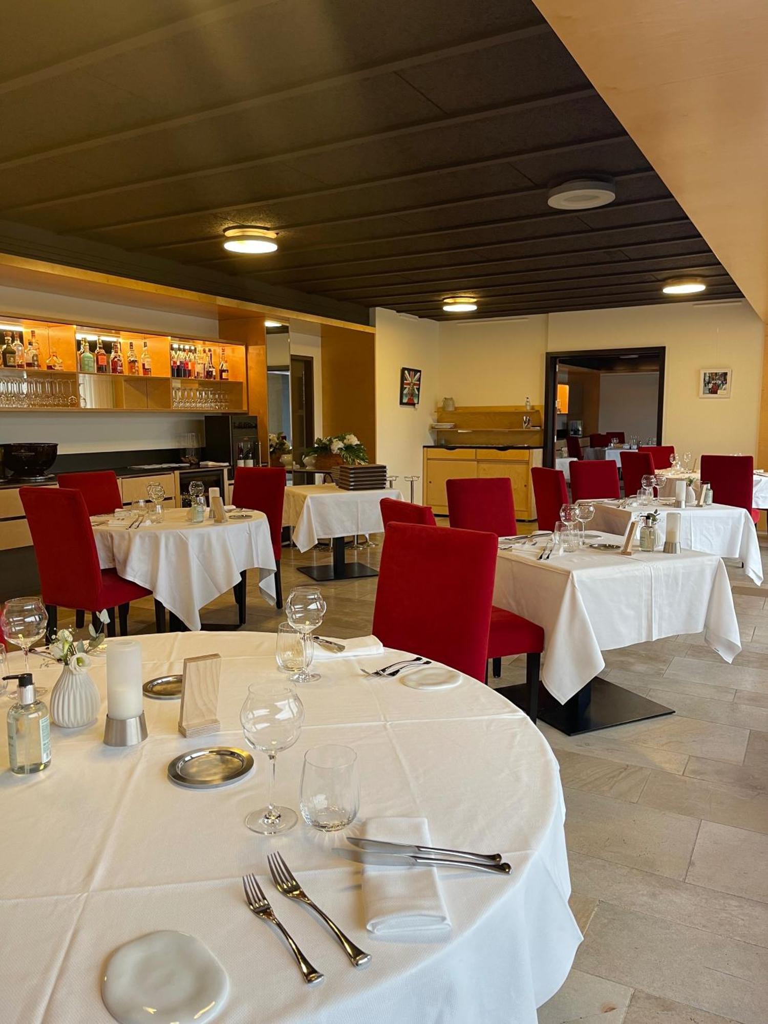 Hotel-Restaurant Le Chateau De Besseuil, Macon Nord - Teritoria Clessé Exteriör bild